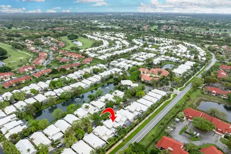 218 W Canterbury Drive W Palm Beach Gardens FL 33418