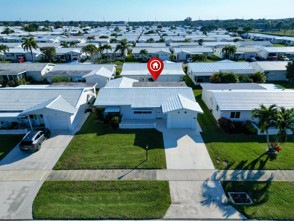 2016 SW Golf Lane SW Boynton Beach FL 33426