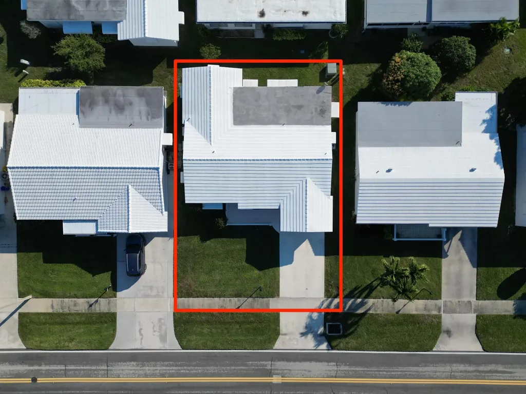 2016 SW Golf Lane SW Boynton Beach FL 33426