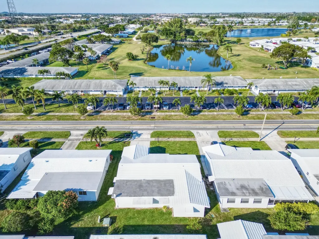2016 SW Golf Lane SW Boynton Beach FL 33426