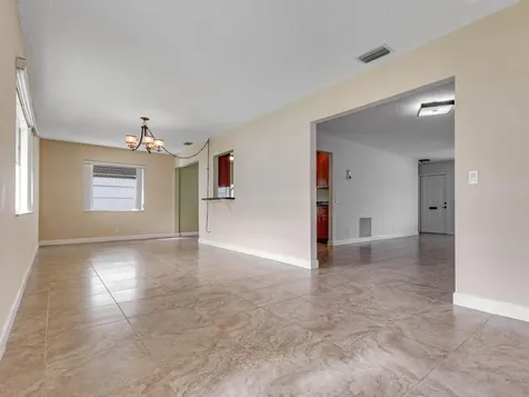 2016 SW Golf Lane SW Boynton Beach FL 33426