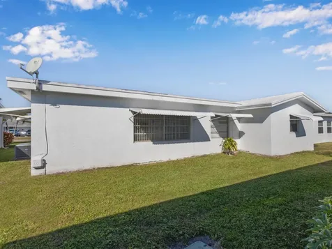 2016 SW Golf Lane SW Boynton Beach FL 33426