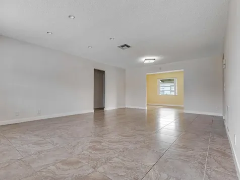 2016 SW Golf Lane SW Boynton Beach FL 33426