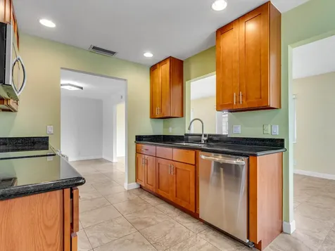 2016 SW Golf Lane SW Boynton Beach FL 33426