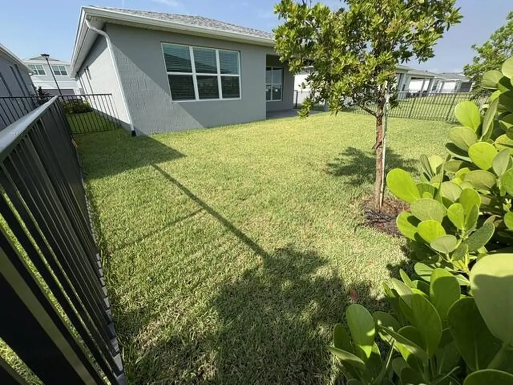 9555 SW Indra Way Port St Lucie FL 34987