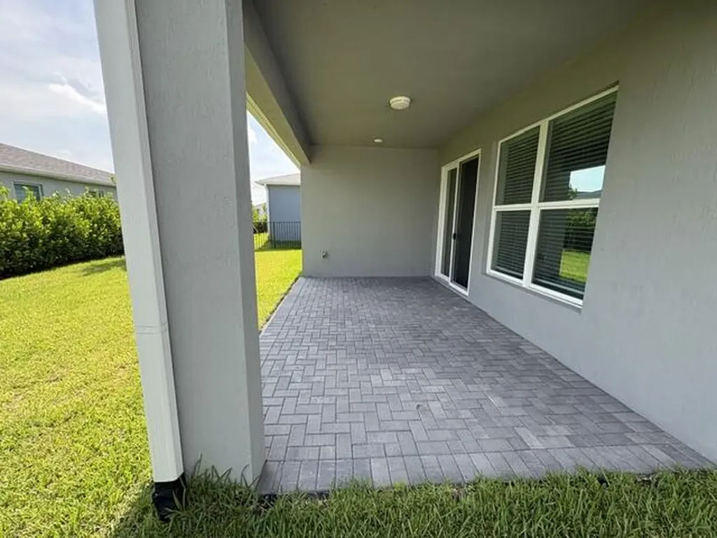 9555 SW Indra Way Port St Lucie FL 34987