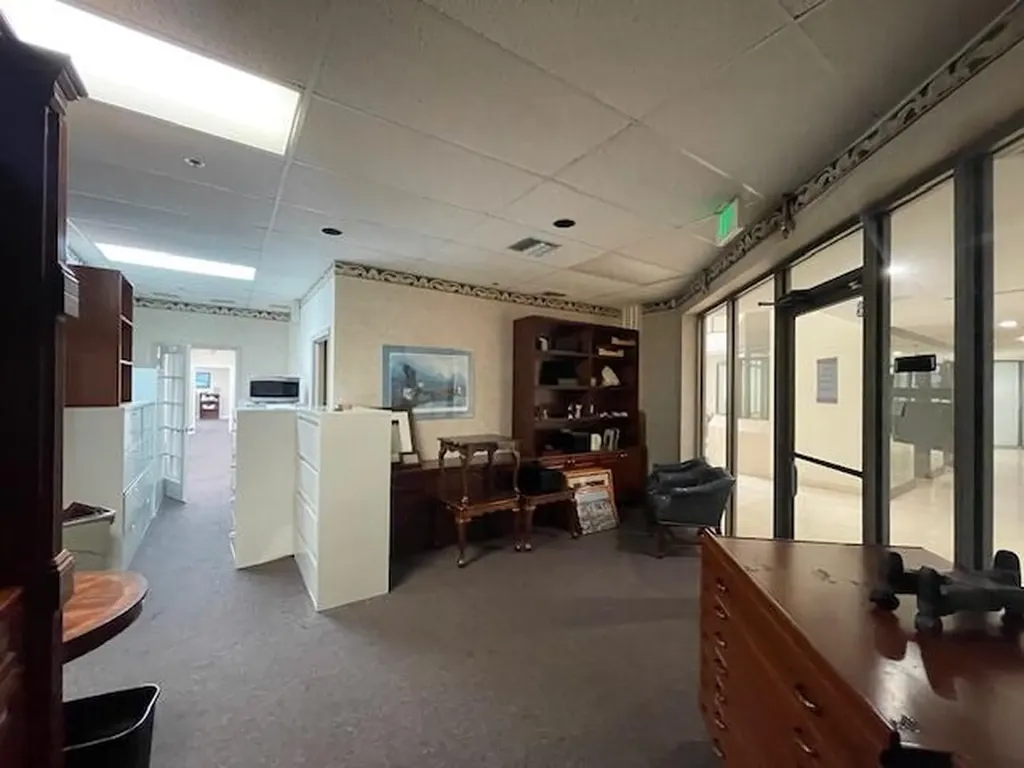 631 Us-1 North Palm Beach FL 33408