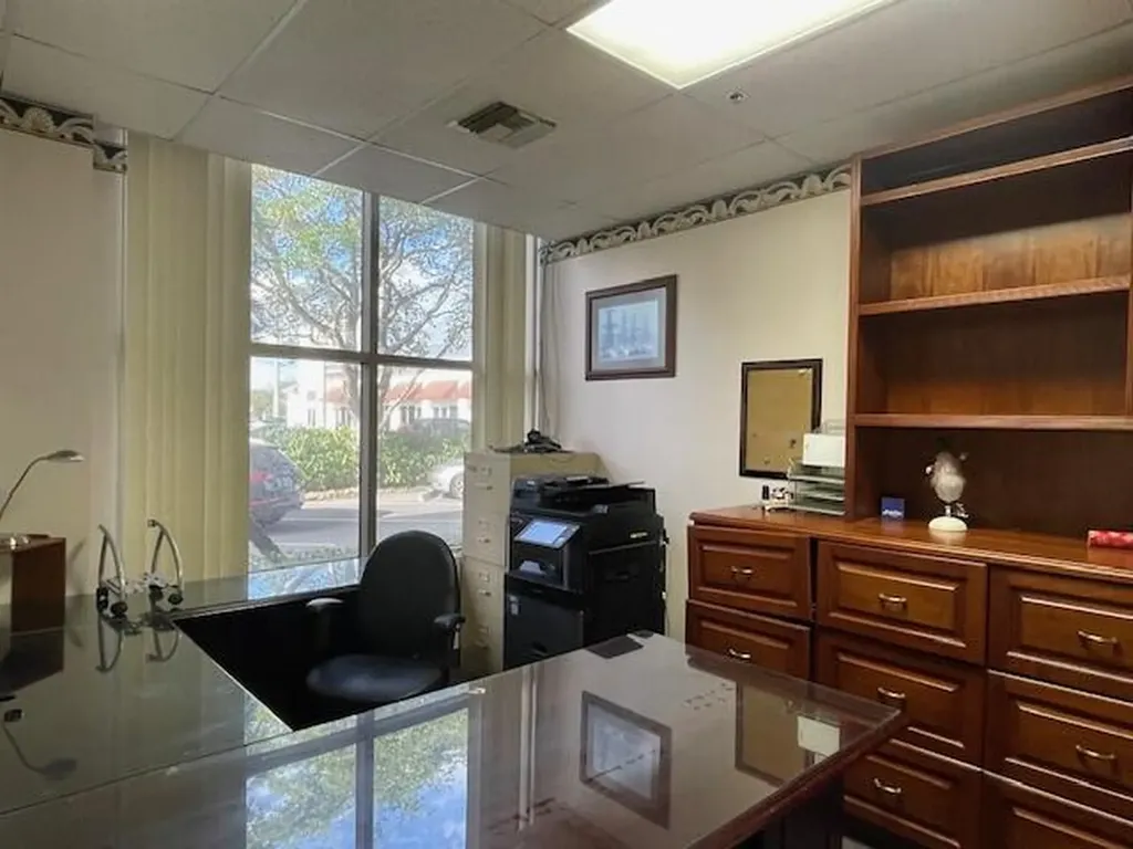 631 Us-1 North Palm Beach FL 33408