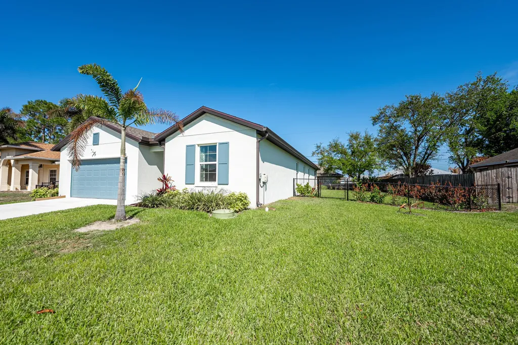 226 SW Milburn Circle Port St Lucie FL 34953
