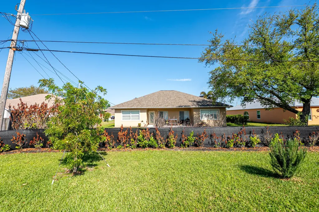226 SW Milburn Circle Port St Lucie FL 34953