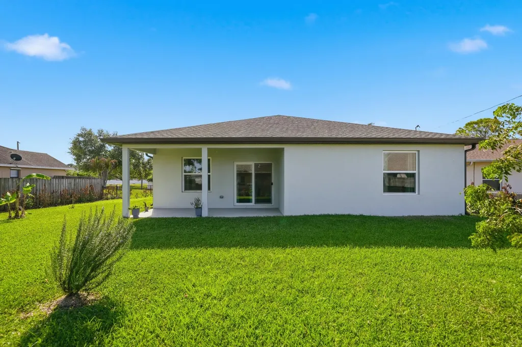 226 SW Milburn Circle Port St Lucie FL 34953