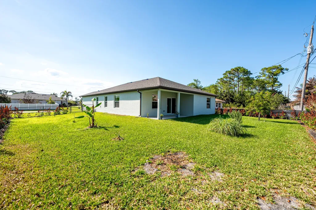 226 SW Milburn Circle Port St Lucie FL 34953