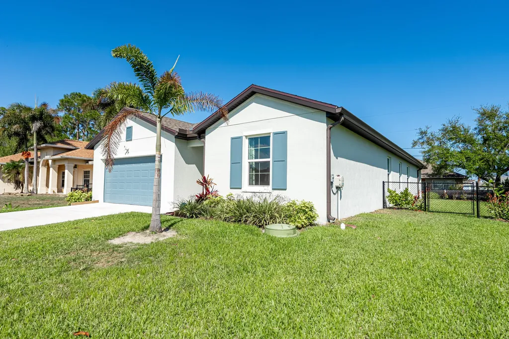226 SW Milburn Circle Port St Lucie FL 34953