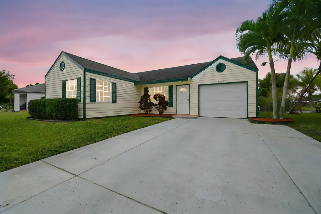 8654 Indian River Run S Boynton Beach FL 33472