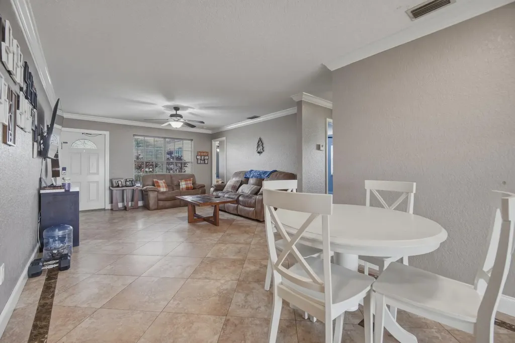 8654 Indian River Run S Boynton Beach FL 33472