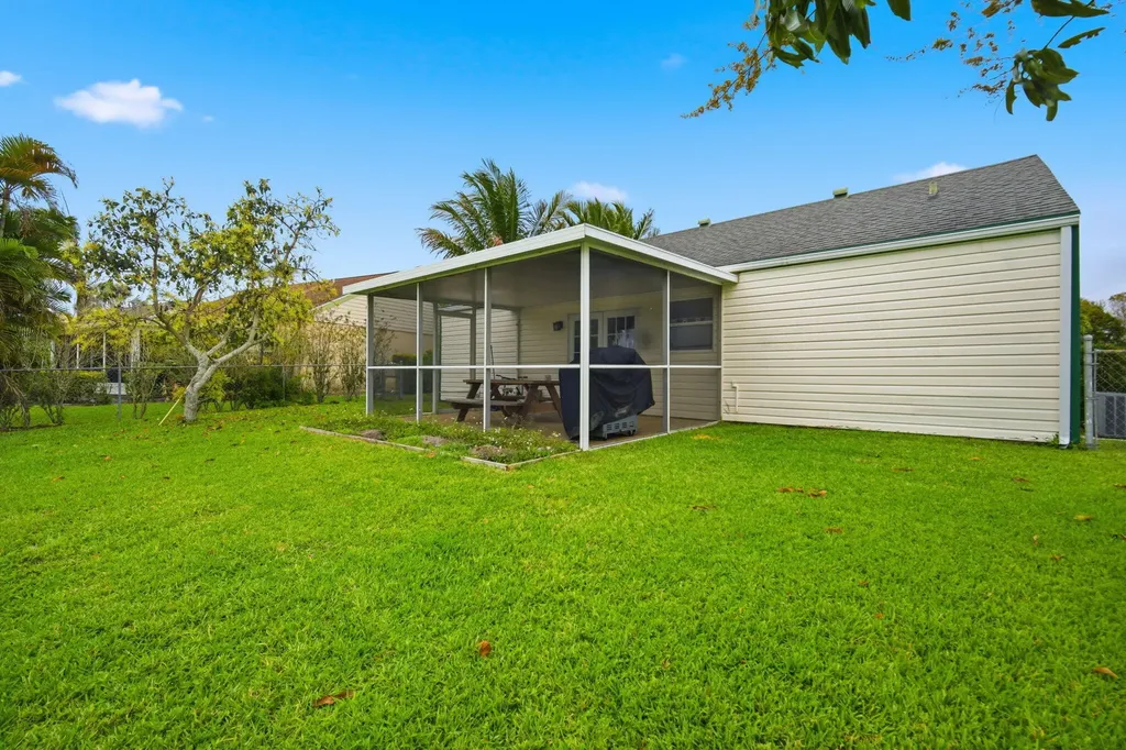 8654 Indian River Run S Boynton Beach FL 33472