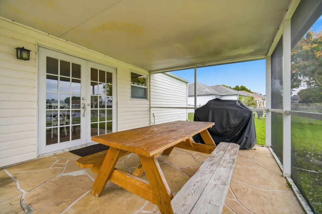8654 Indian River Run S Boynton Beach FL 33472