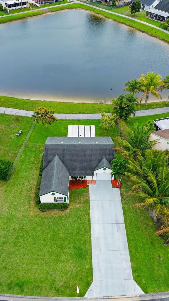 8654 Indian River Run S Boynton Beach FL 33472