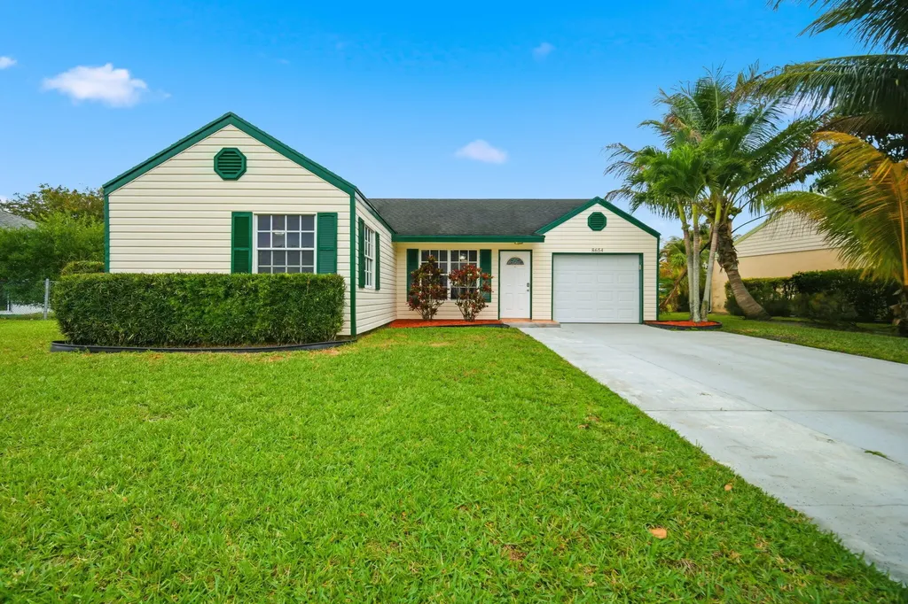 8654 Indian River Run S Boynton Beach FL 33472