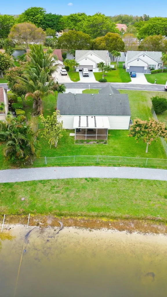 8654 Indian River Run S Boynton Beach FL 33472