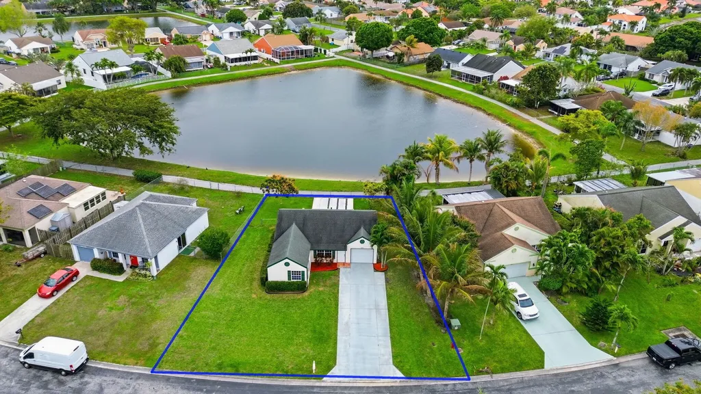 8654 Indian River Run S Boynton Beach FL 33472