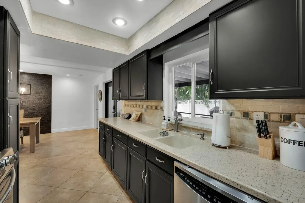 7601 NW 41st Street Coral Springs FL 33065