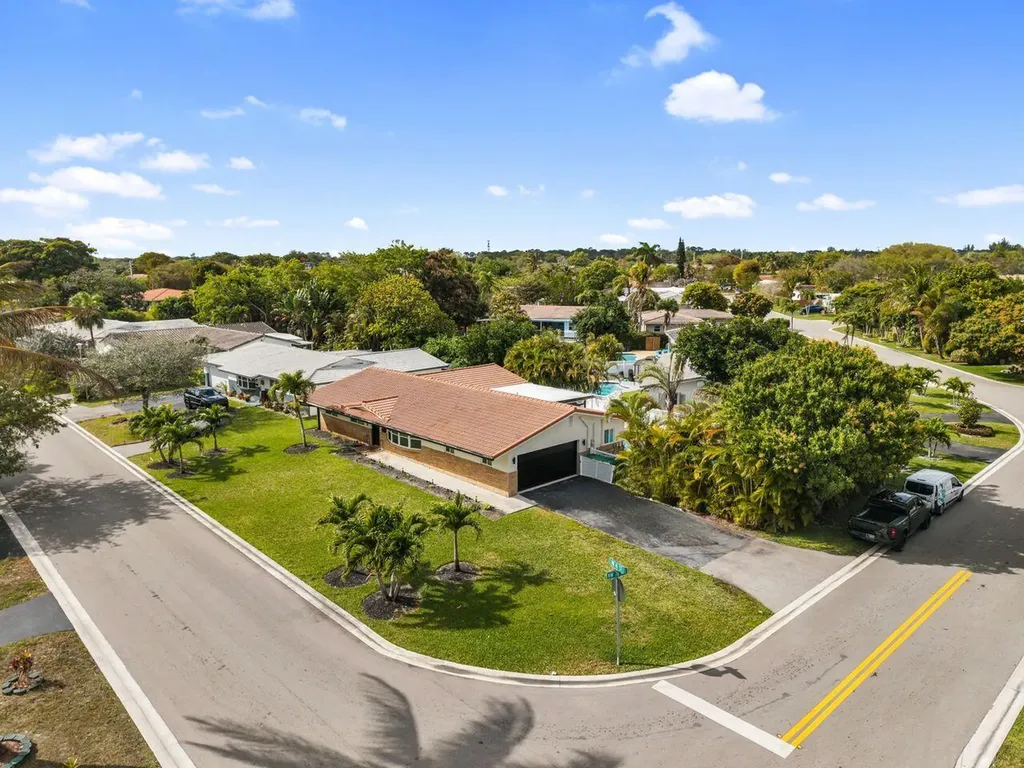 7601 NW 41st Street Coral Springs FL 33065