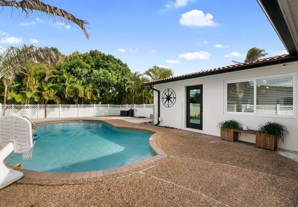 7601 NW 41st Street Coral Springs FL 33065