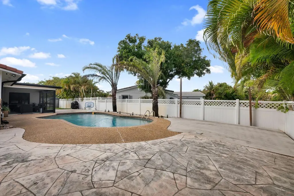 7601 NW 41st Street Coral Springs FL 33065
