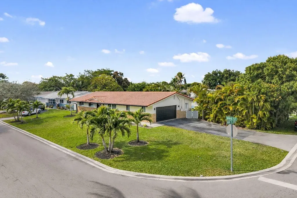 7601 NW 41st Street Coral Springs FL 33065