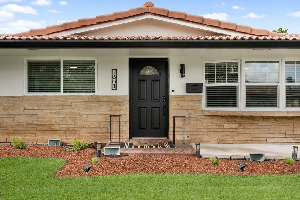 7601 NW 41st Street Coral Springs FL 33065