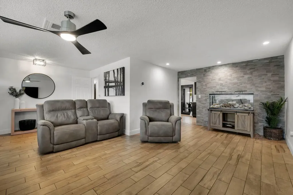 7601 NW 41st Street Coral Springs FL 33065
