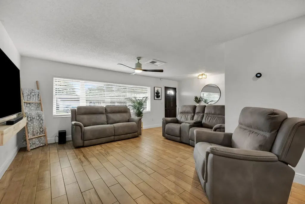 7601 NW 41st Street Coral Springs FL 33065