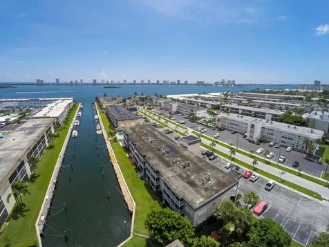 131 Doolen Court North Palm Beach FL 33408