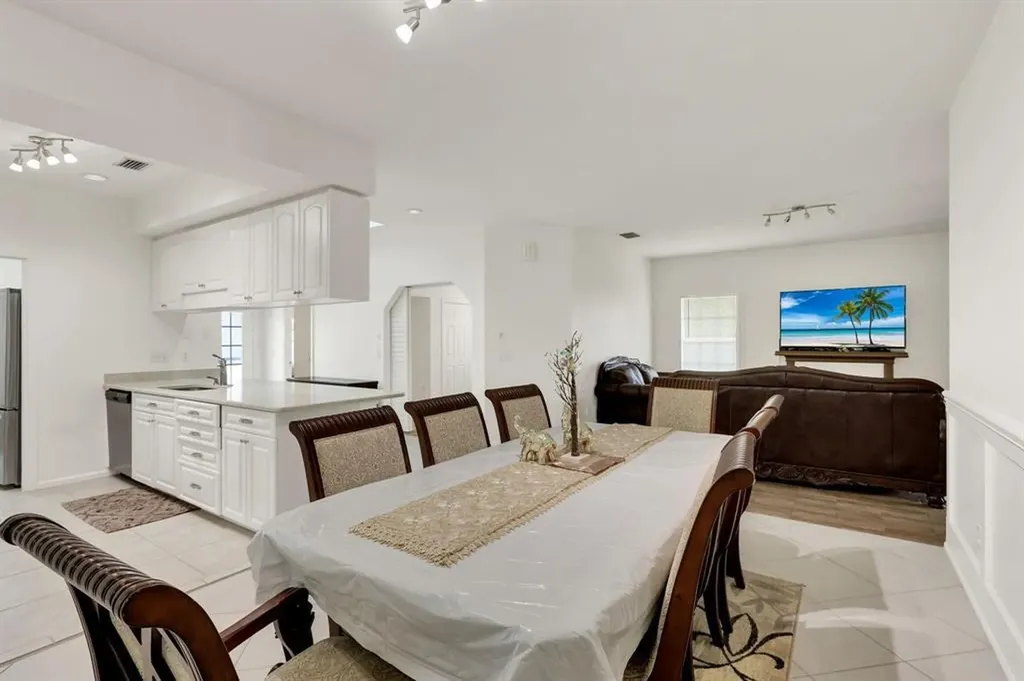 7334 Pine Creek Way Port St Lucie FL 34986