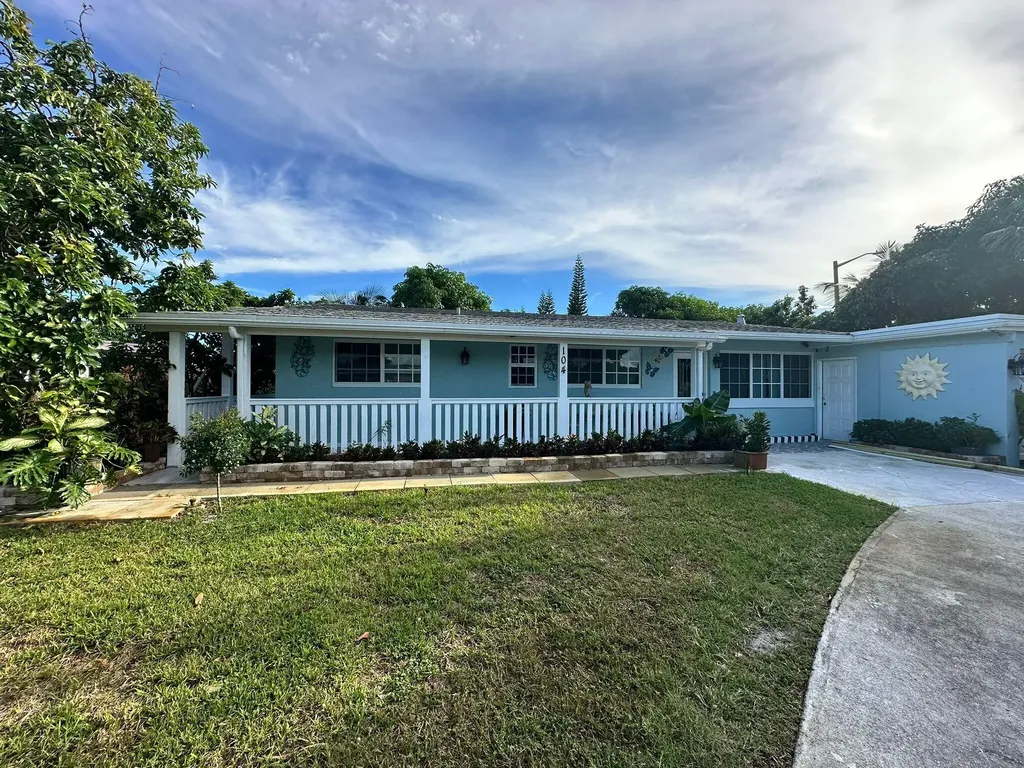 104 NE 16th Avenue Boynton Beach FL 33435