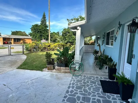 104 NE 16th Avenue Boynton Beach FL 33435