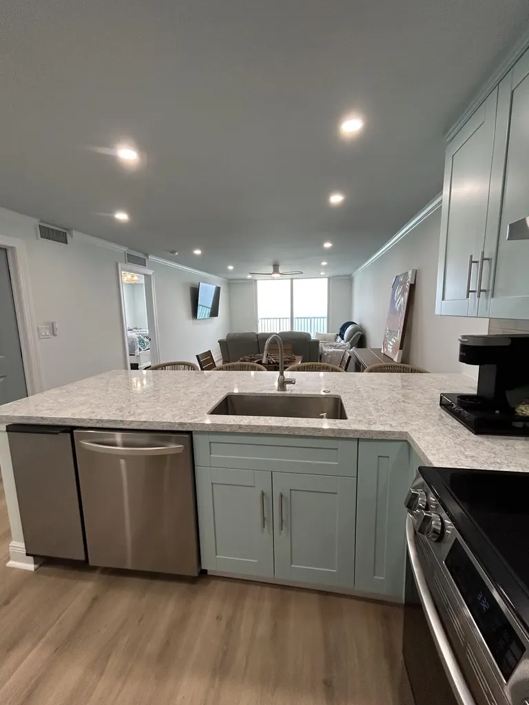 400 N Surf Road Hollywood FL 33019