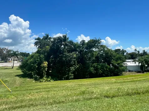 197 W Main Street Pahokee FL 33476