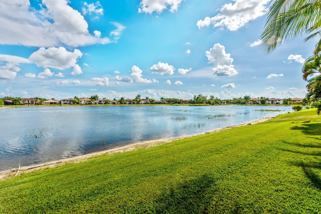 647 Edgebrook Lane Royal Palm Beach FL 33411