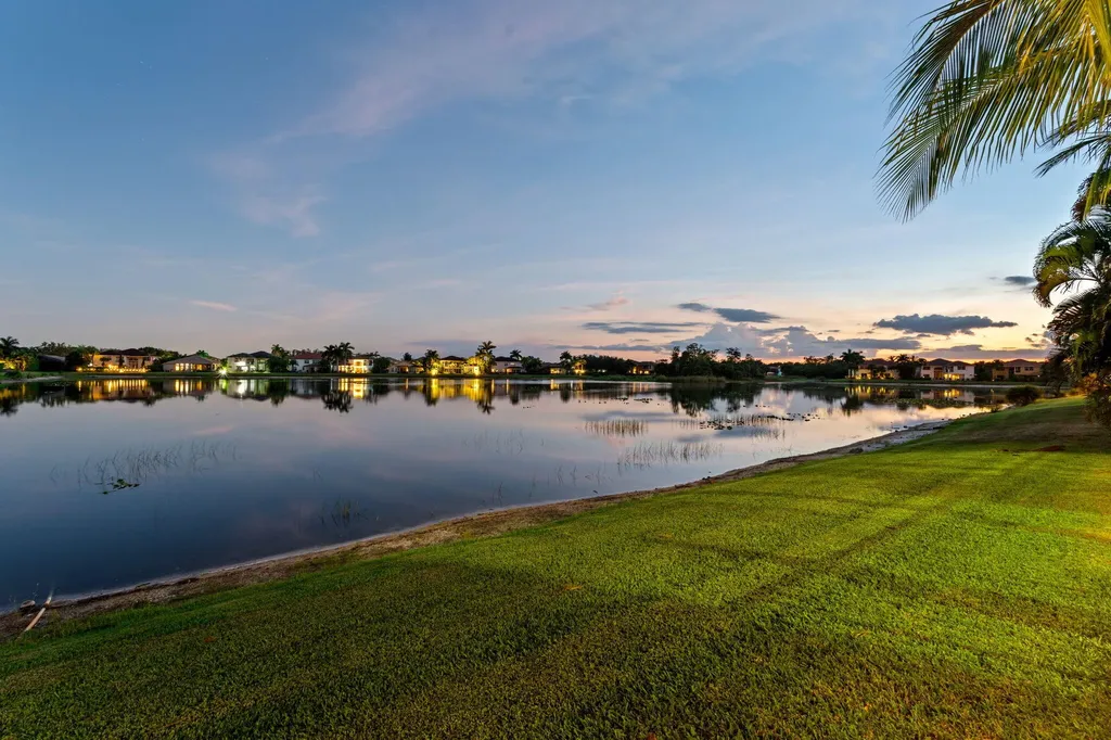 647 Edgebrook Lane Royal Palm Beach FL 33411