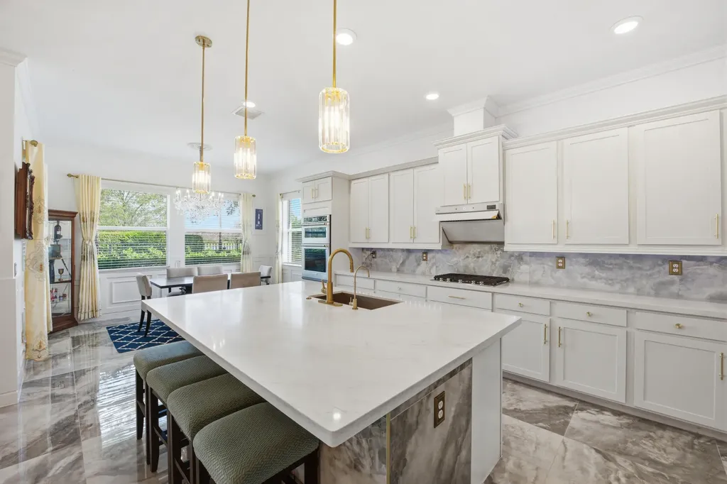 984 Sterling Pine Place Loxahatchee FL 33470