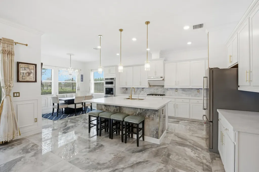 984 Sterling Pine Place Loxahatchee FL 33470