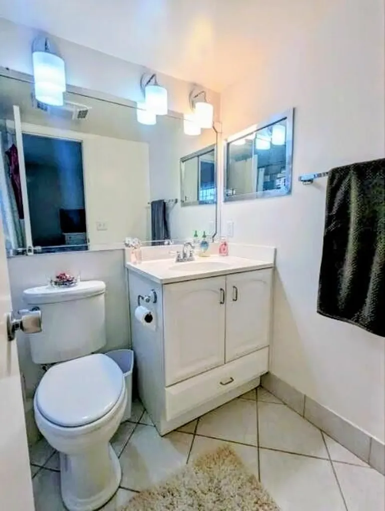 240 Sheffield J West Palm Beach FL 33417