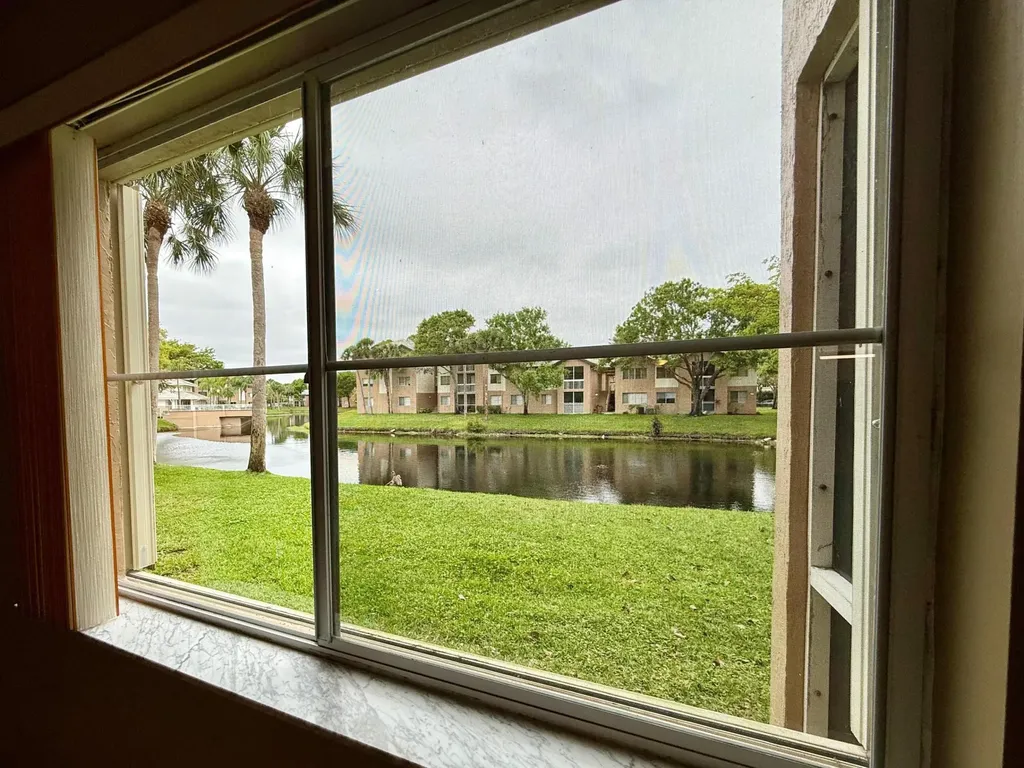9799 Westview Drive Coral Springs FL 33076