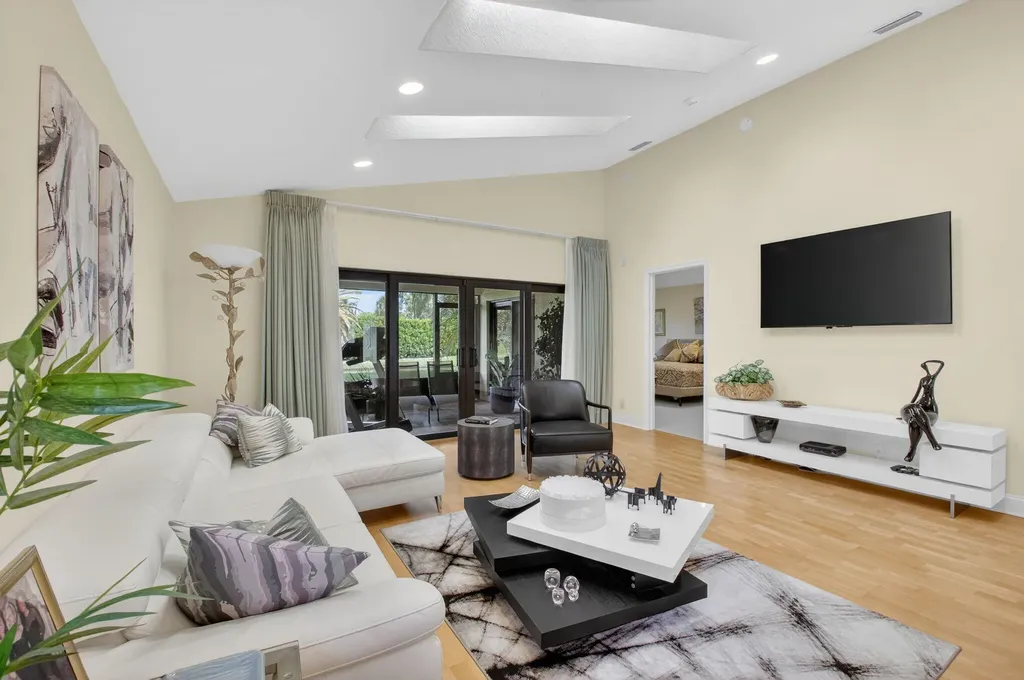 19699 Waters Pond Lane Boca Raton FL 33434