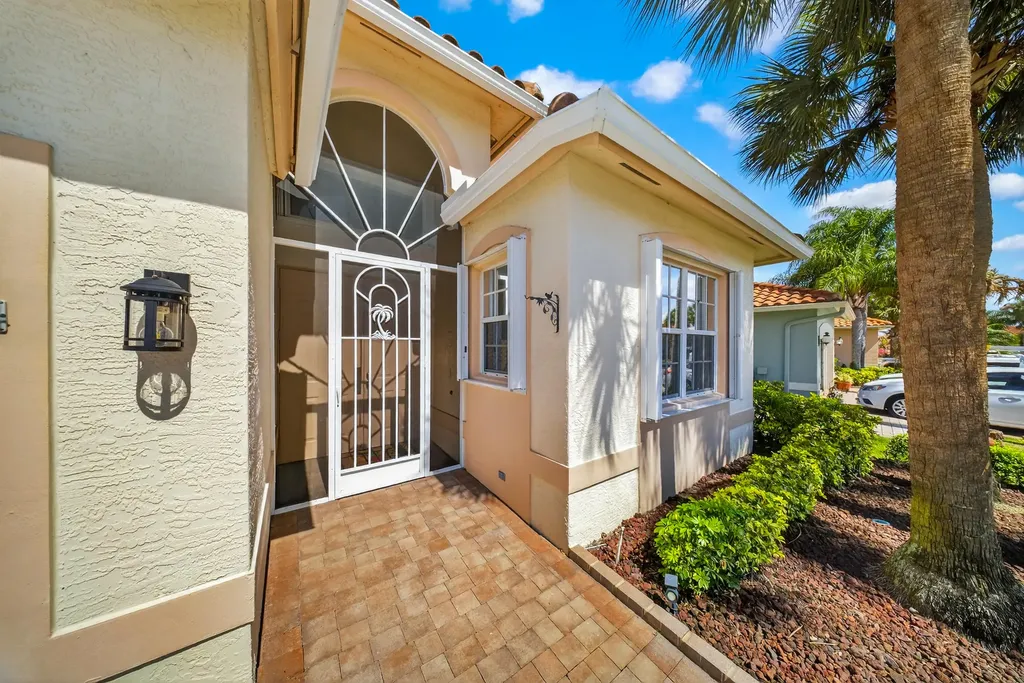 416 NW Sunview Way Port St Lucie FL 34986