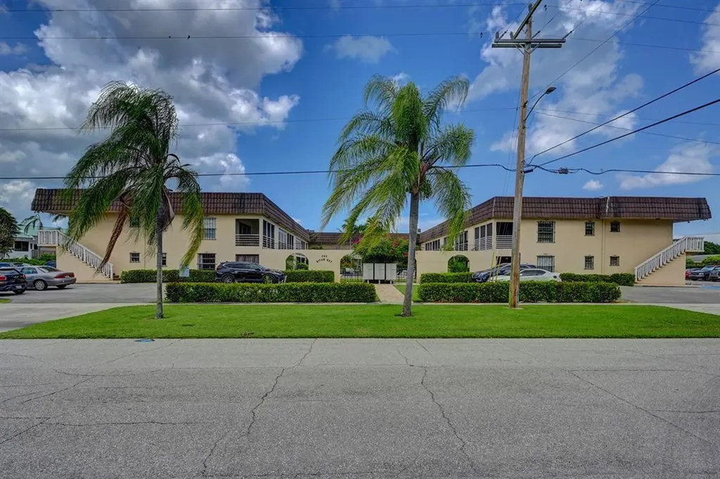342 Southwind Drive North Palm Beach FL 33408