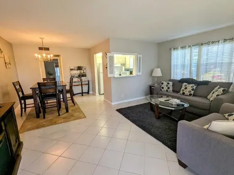 240 Sheffield J West Palm Beach FL 33417