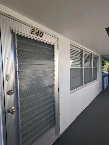 240 Sheffield J West Palm Beach FL 33417